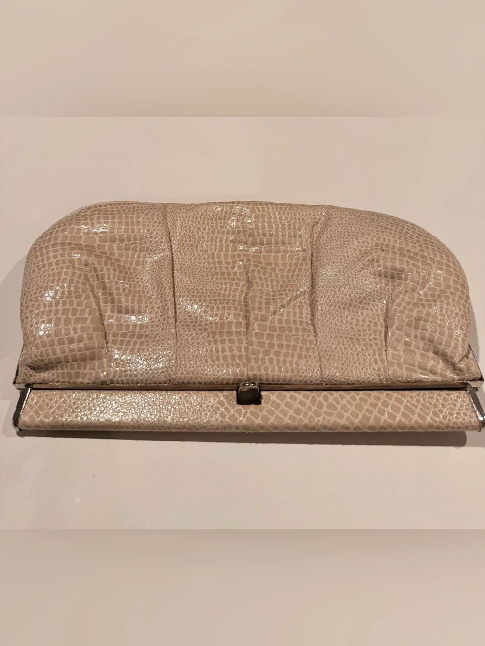 Vintage Bonita Bags NY Faux Croc Pleated Clutch – Neutral Cream